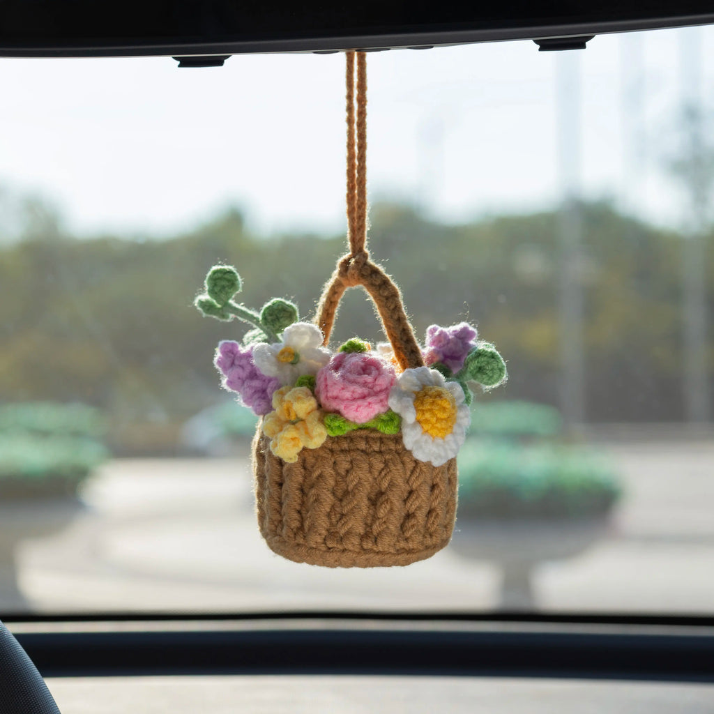 Crochet Hanging Flower Basket with Daisy & Greenery