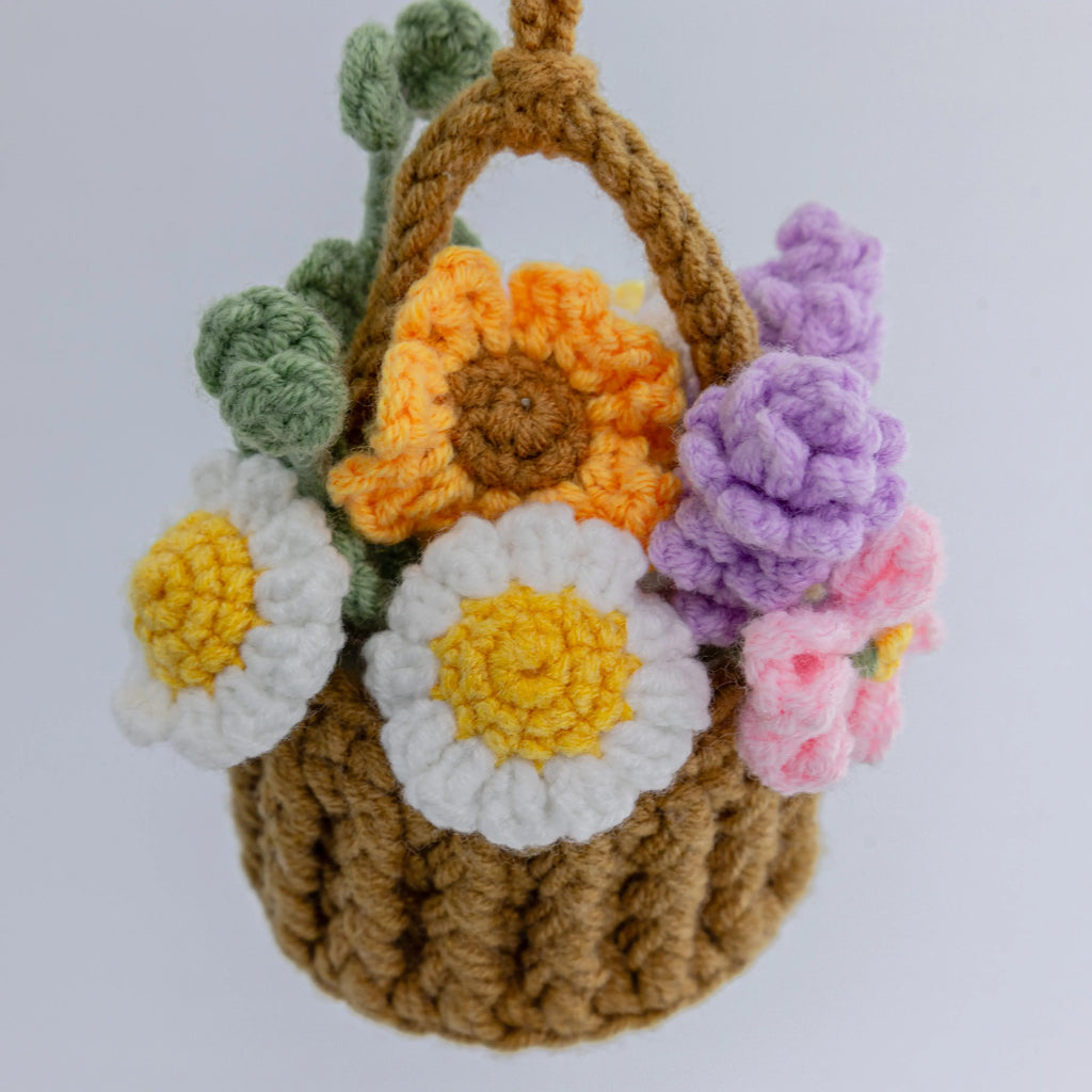 Crochet Hanging Flower Basket with Daisy & Greenery